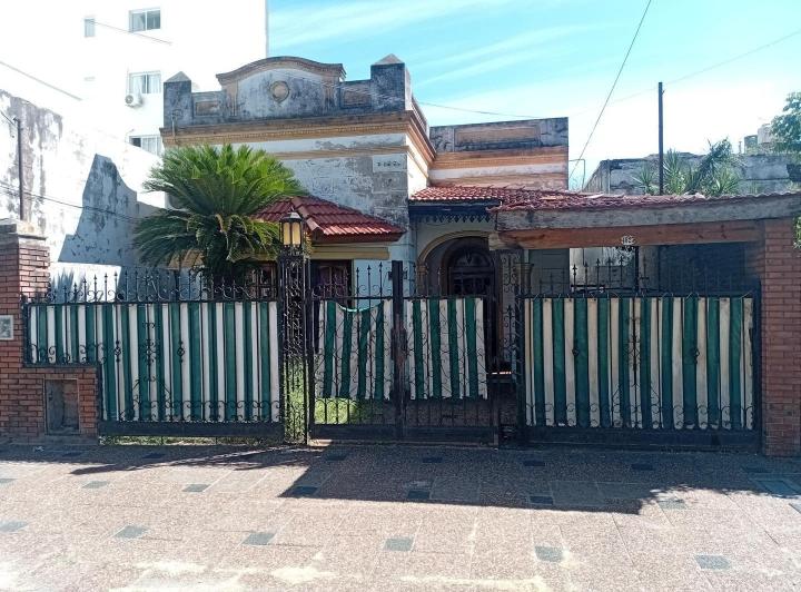 Casa · 200m² · 4 Ambientes · 1 Cochera