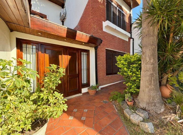 Casa · 290m² · 4 Ambientes