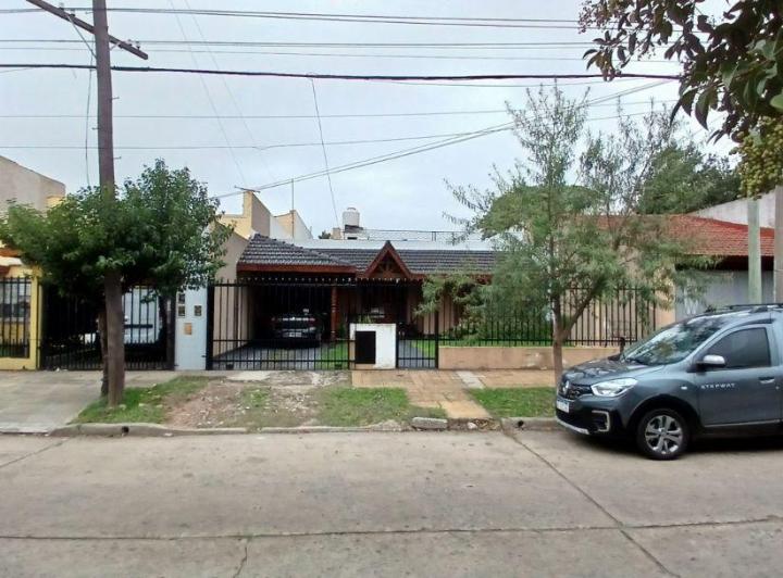 Casa · 178m² · 4 Ambientes · 3 Cocheras
