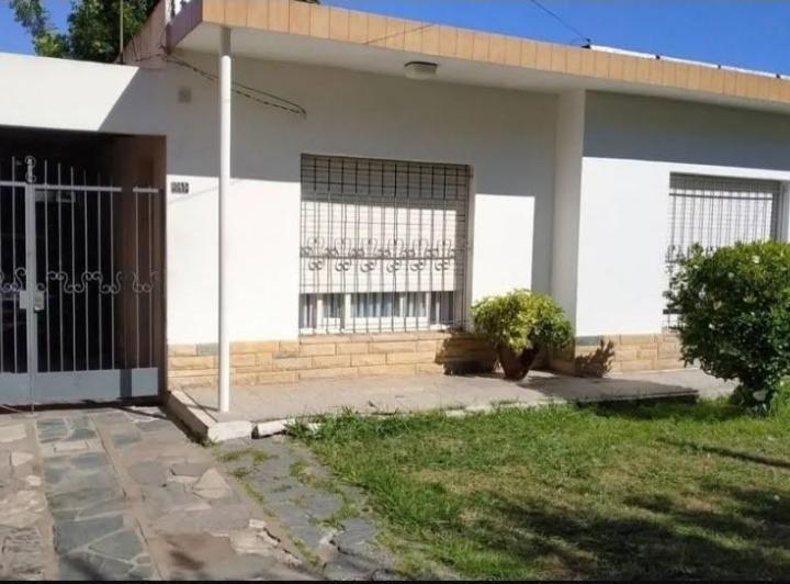 Casa · 85m² · 3 Ambientes · 1 Cochera