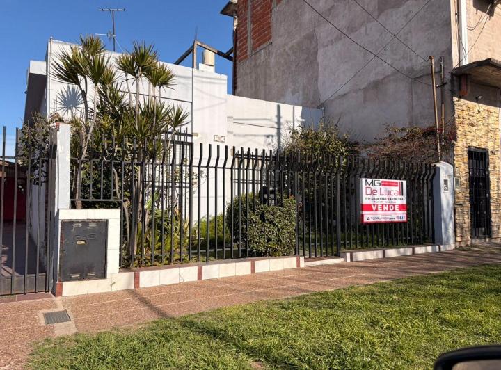 Casa · 75m² · 4 Cocheras