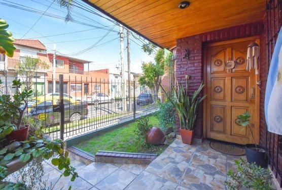 Casa · 165m² · 6 Ambientes