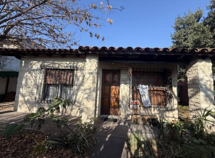 Casa · 75m² · 3 Ambientes · 2 Cocheras
