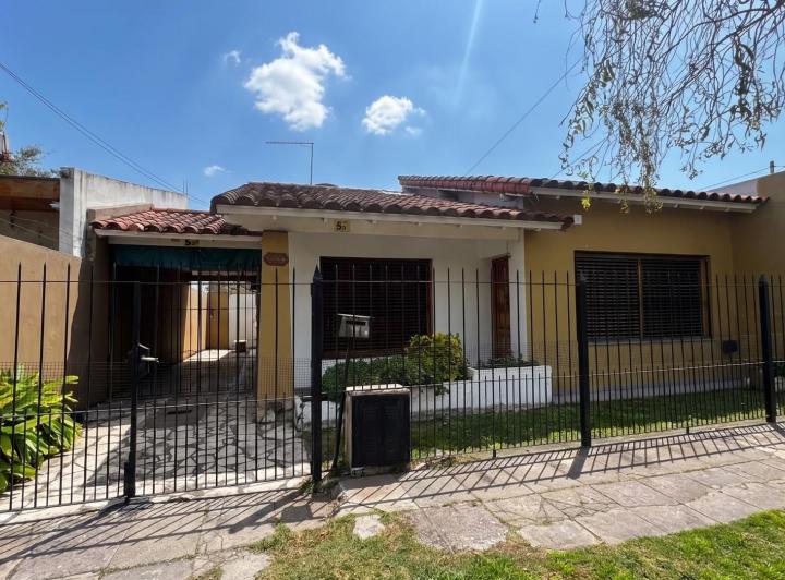 Casa · 140m² · 3 Ambientes · 3 Cocheras