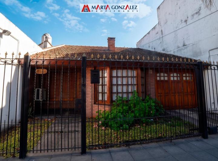 Casa · 160m² · 4 Ambientes · 1 Cochera