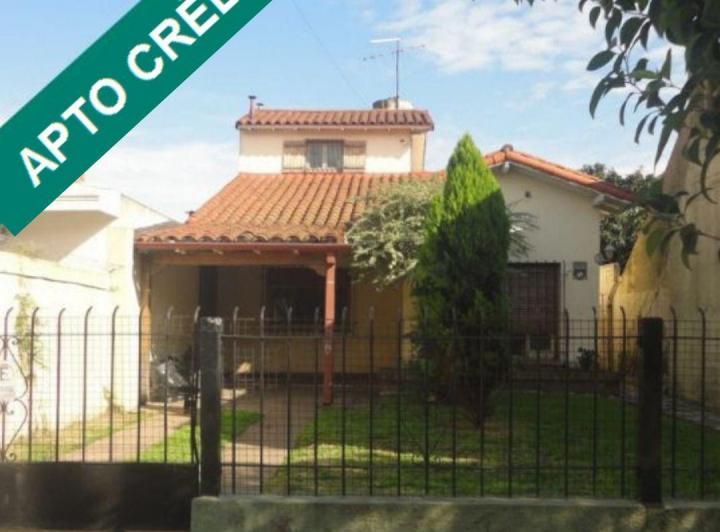 Casa · 160m² · 4 Ambientes · 3 Cocheras