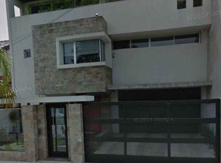 Casa · 440m² · 5 Ambientes · 2 Cocheras