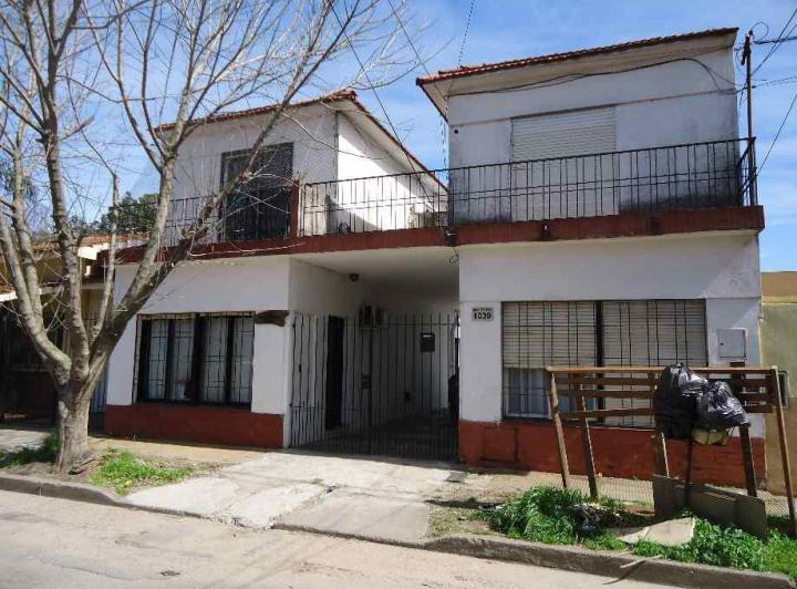 Casa · 90m² · 4 Ambientes · 1 Cochera