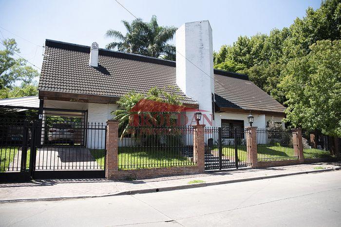 Casa · 450m² · 7 Ambientes · 3 Cocheras