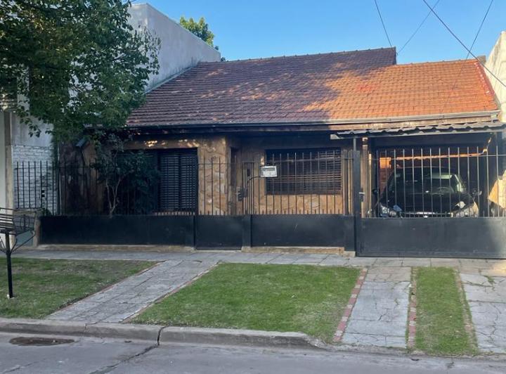 Casa · 180m² · 4 Ambientes