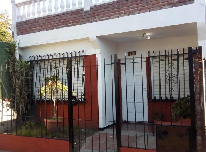 Casa · 90m² · 5 Ambientes · 1 Cochera