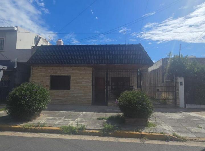 Casa · 160m² · 3 Ambientes · 2 Cocheras