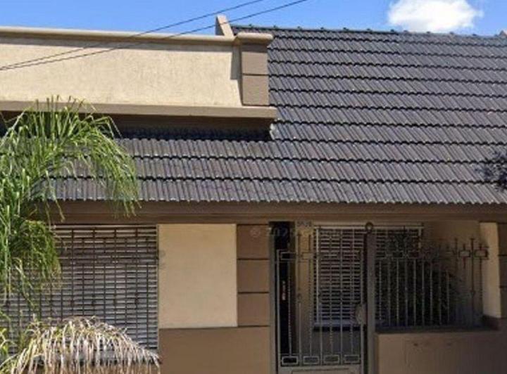 Casa · 230m² · 5 Ambientes · 1 Cochera