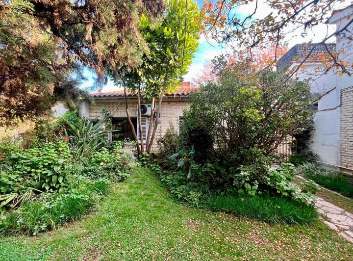 Casa · 215m² · 3 Ambientes