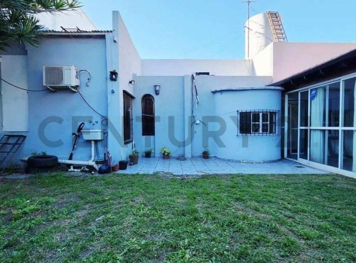 Casa · 139m² · 4 Ambientes · 2 Cocheras