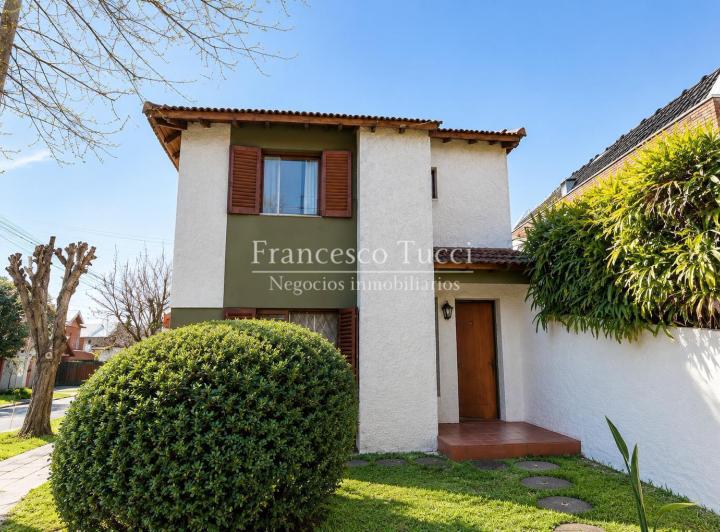 Casa · 120m² · 4 Ambientes · 1 Cochera