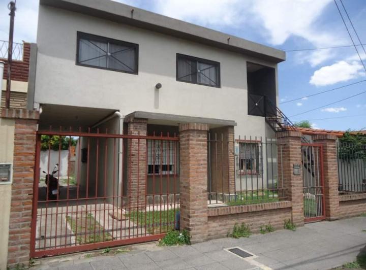 Casa · 160m² · 5 Ambientes · 1 Cochera