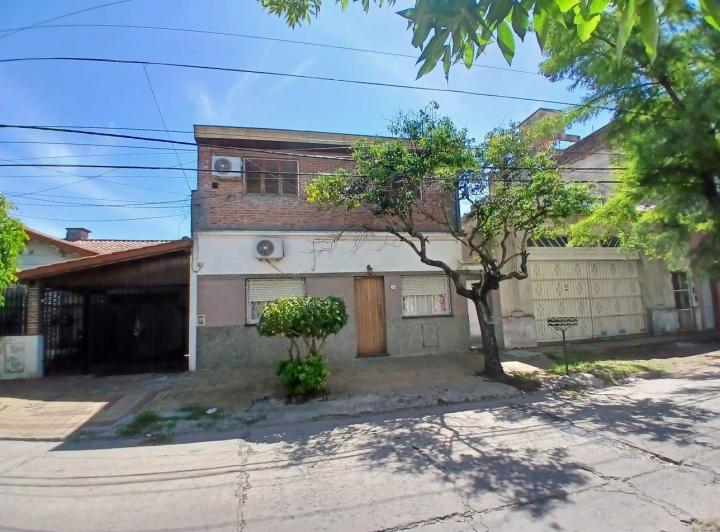 Casa · 180m² · 6 Ambientes