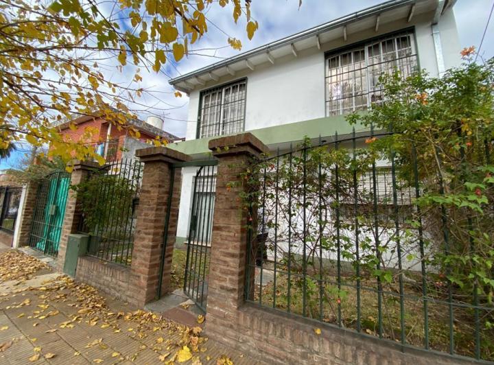 Casa · 144m² · 4 Ambientes · 1 Cochera