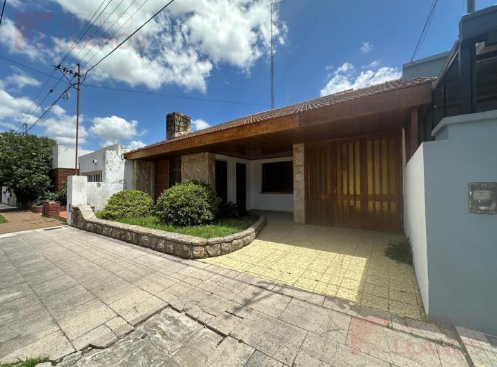 Casa · 185m² · 4 Ambientes · 1 Cochera