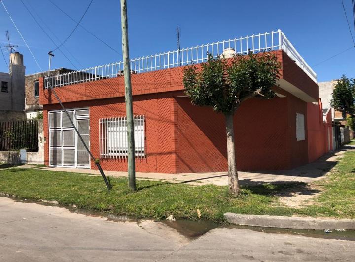 Casa · 92m² · 5 Ambientes · 1 Cochera