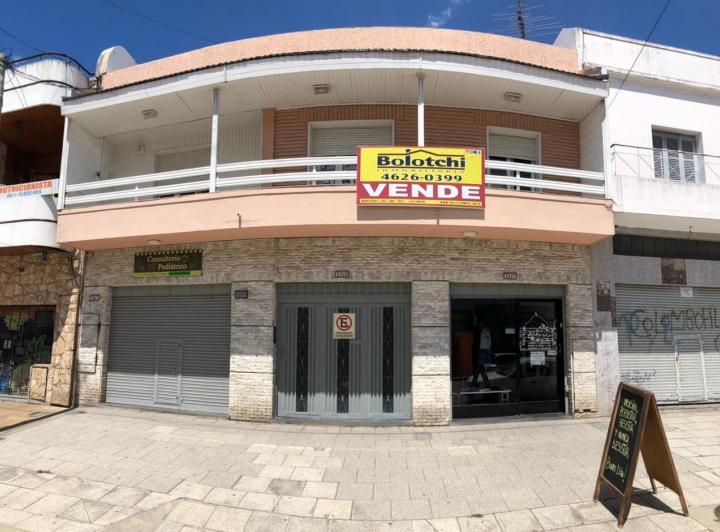 Casa · 243m² · 3 Ambientes · 1 Cochera