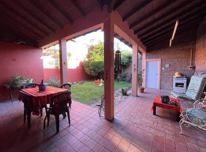 Casa · 98m² · 5 Ambientes