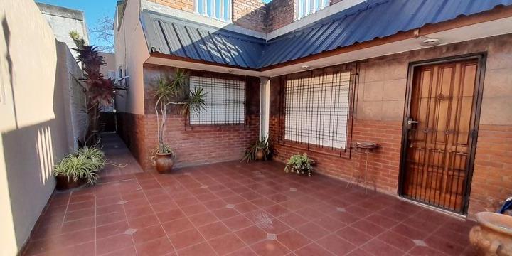 Casa · 160m² · 4 Ambientes · 1 Cochera