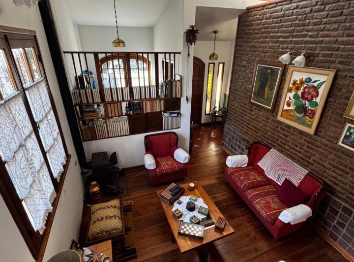 Casa · 140m² · 5 Ambientes · 4 Cocheras