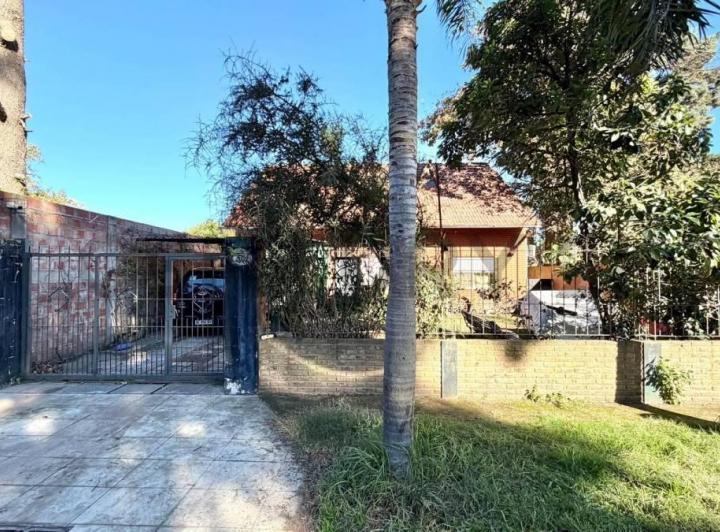 Casa · 160m² · 6 Ambientes · 3 Cocheras