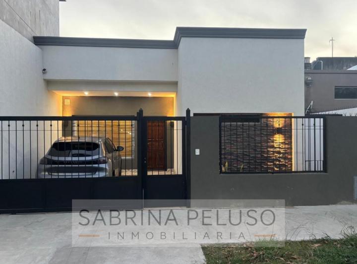 Casa · 95m² · 3 Ambientes · 1 Cochera