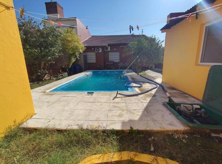 Casa · 160m² · 5 Ambientes · 2 Cocheras