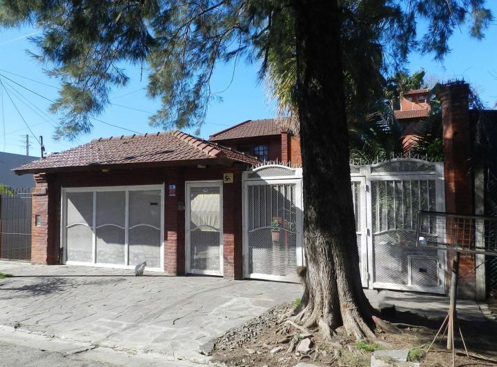 Casa · 444m² · 8 Ambientes · 3 Cocheras