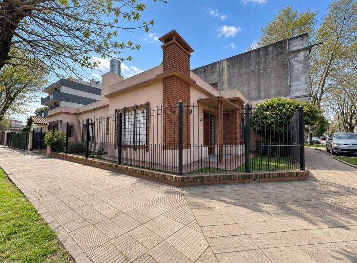 Casa · 172m² · 3 Ambientes · 1 Cochera