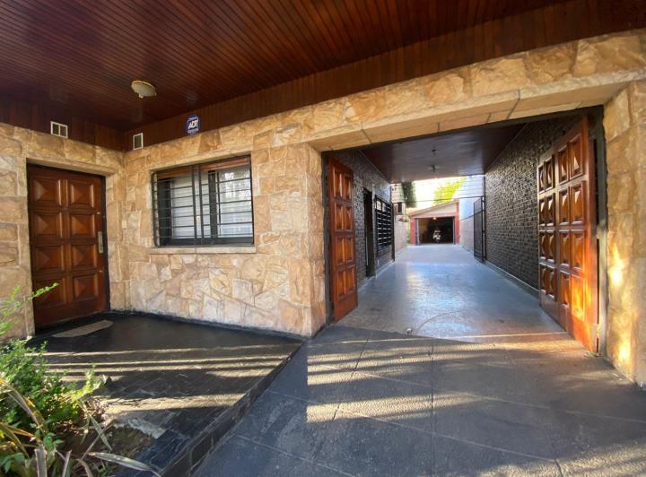Casa · 200m² · 4 Ambientes · 1 Cochera