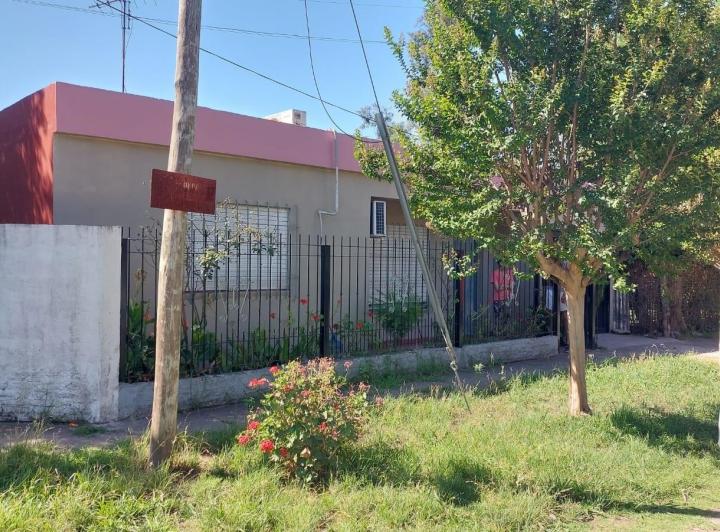 Casa · 80m² · 3 Ambientes · 2 Cocheras