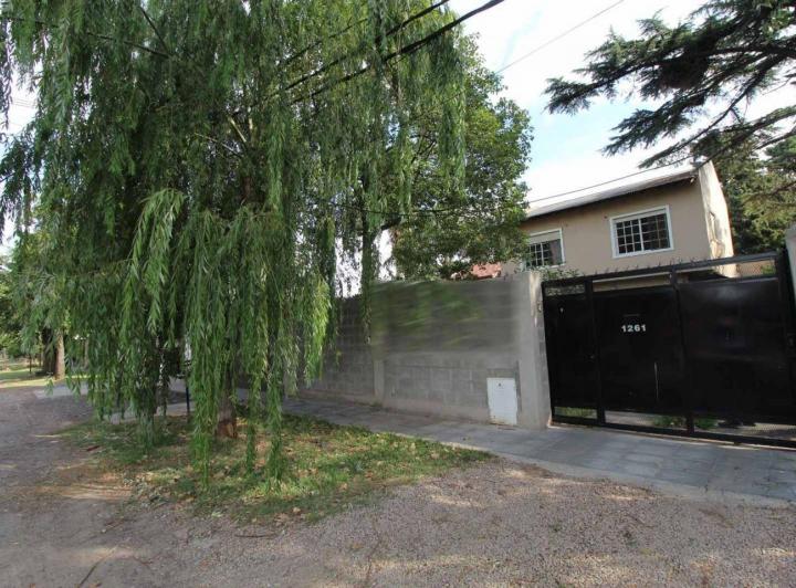 Casa · 190m² · 6 Ambientes · 3 Cocheras