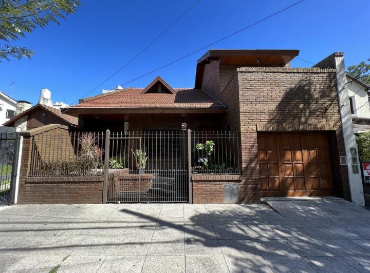 Casa · 150m² · 6 Ambientes · 1 Cochera