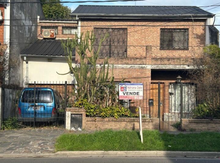 Casa · 170m² · 5 Ambientes · 3 Cocheras