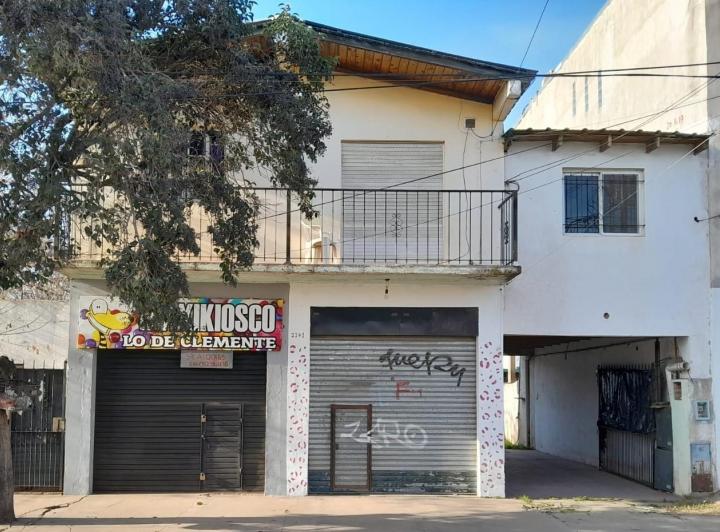 Casa · 200m² · 4 Ambientes · 4 Cocheras