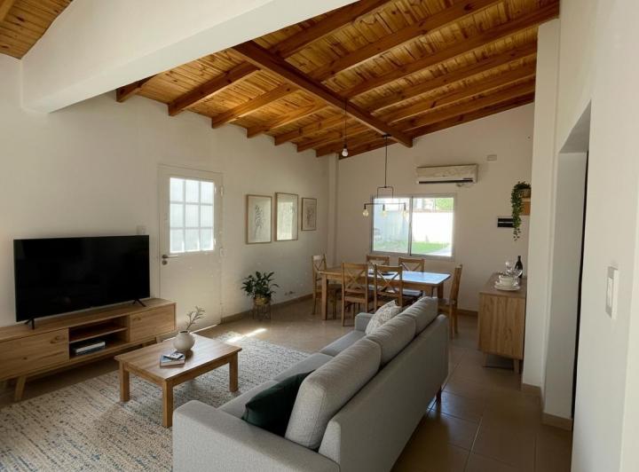 Casa · 64m² · 3 Ambientes · 2 Cocheras