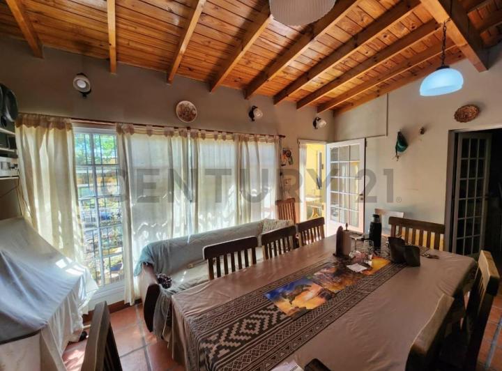 Casa · 174m² · 5 Ambientes · 4 Cocheras