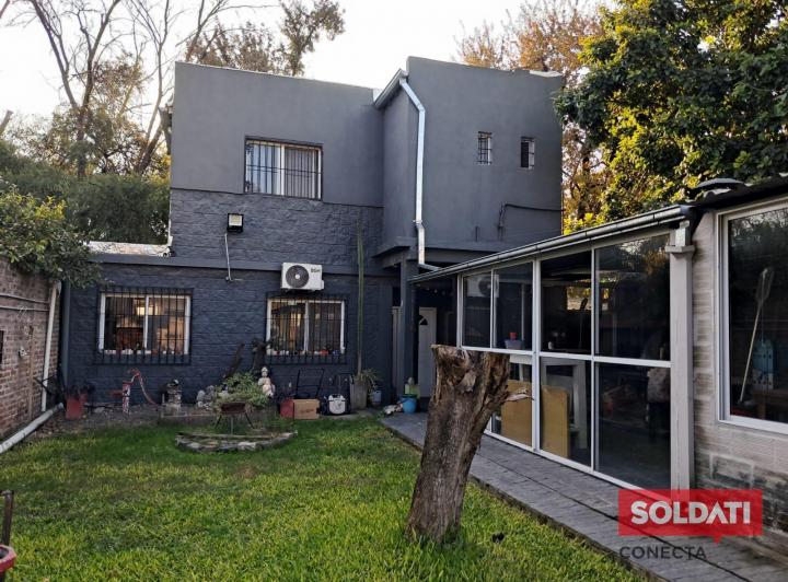Casa · 160m² · 6 Ambientes · 3 Cocheras