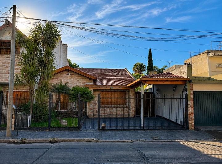 Casa · 236m² · 3 Ambientes · 1 Cochera