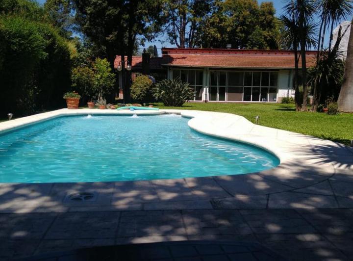 Casa · 100m² · 2 Ambientes · 2 Cocheras
