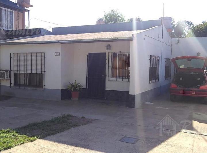 Casa · 100m² · 2 Ambientes · 1 Cochera