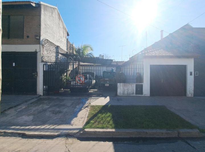 Casa · 110m² · 3 Ambientes · 3 Cocheras