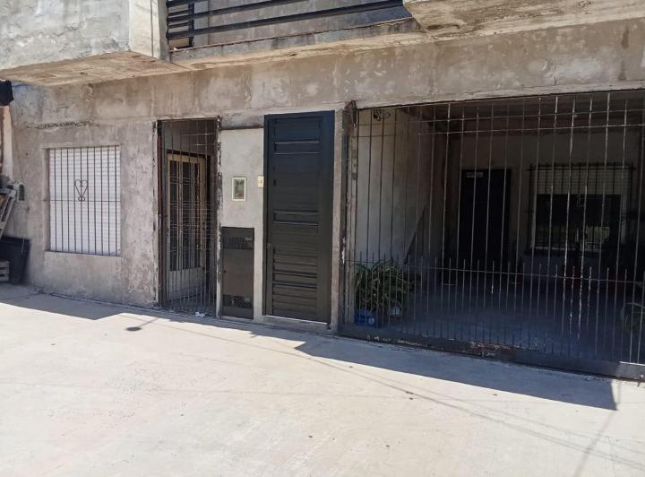 Casa · 79m² · 4 Ambientes · 1 Cochera