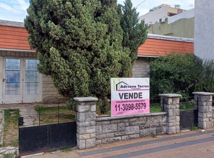 Casa · 140m² · 5 Ambientes · 2 Cocheras