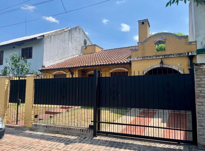 Casa · 145m² · 4 Ambientes · 2 Cocheras